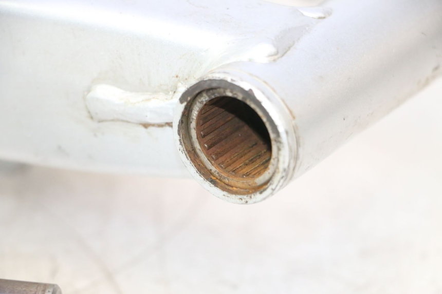 photo de BASCULANTE HONDA CRF CR-F 125 (2020 - 2021) - Detalles de los puntos de fijación