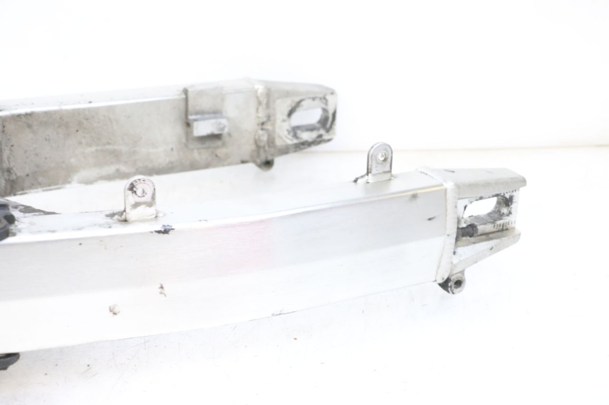 photo de BASCULANTE SUZUKI DL V STROM 1000 (2002 - 2007) - Enfoque en la estructura