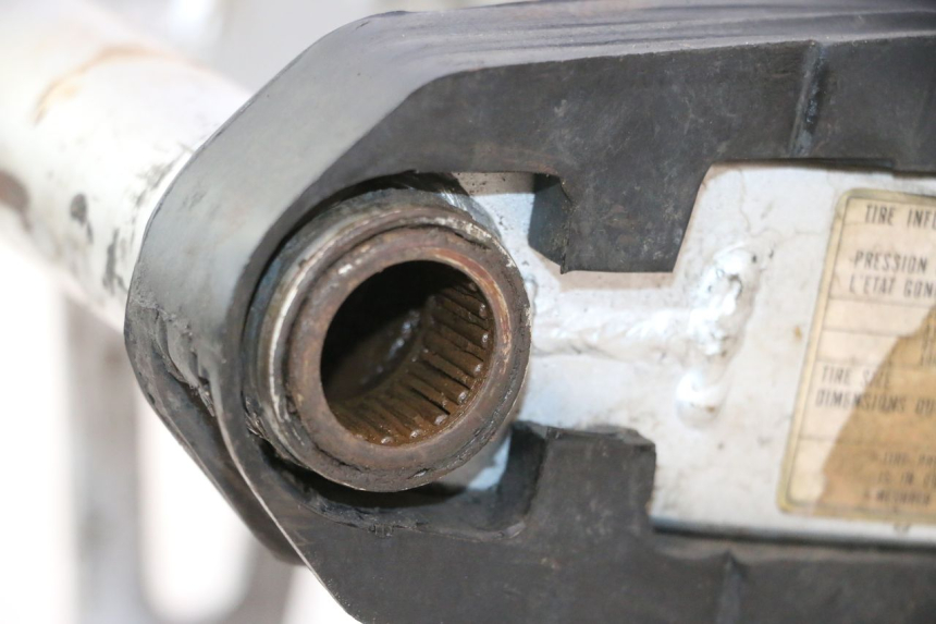 photo de BASCULANTE SUZUKI DR S 600 (1985 - 1989) - Zoom estado de uso