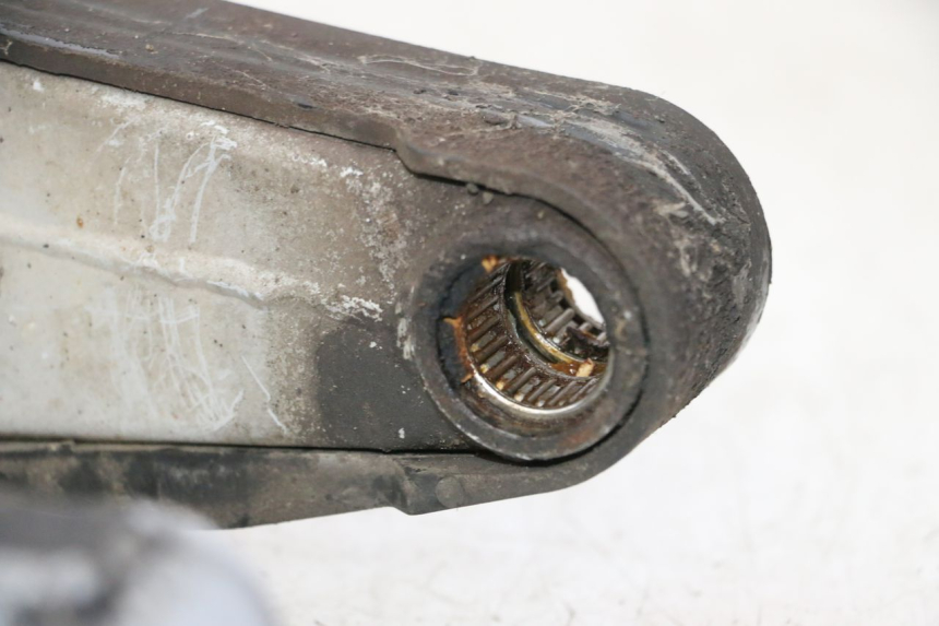 photo de BASCULANTE APRILIA ETX 125 (1998 - 2002) - Detalle de la pieza