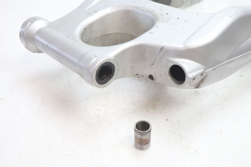 photo de BASCULANTE YAMAHA FJR 1300 (2001 - 2005) - Detalle de la pieza