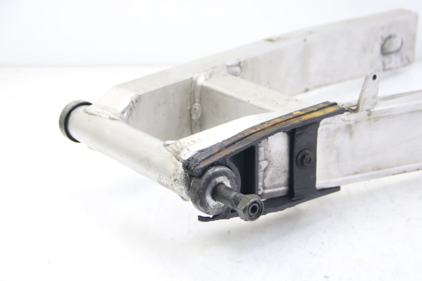 photo de BRAZO OSCILANTE YAMAHA FZS FAZER 600 (2001 - 2003) - Vista general del producto