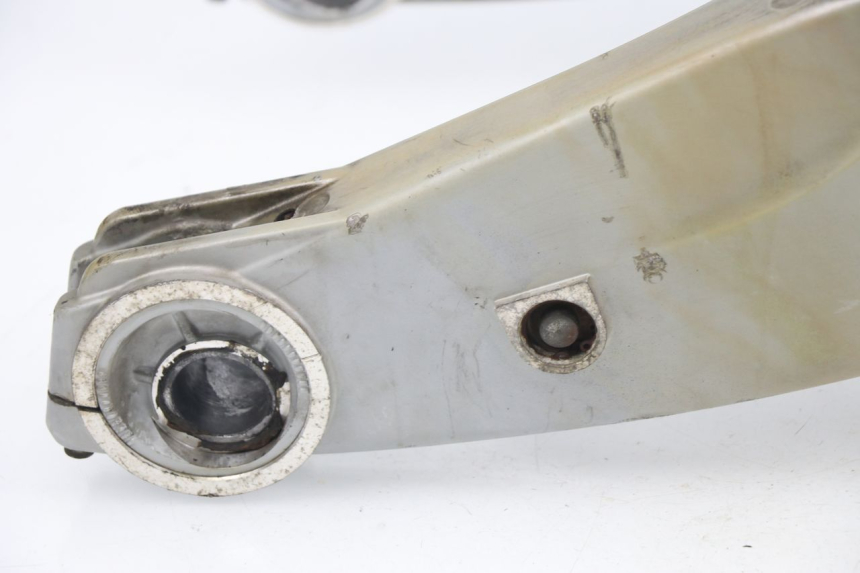 photo de BASCULANTE GILERA GP 800 (2007 - 2013) - Detalles de los puntos de fijación