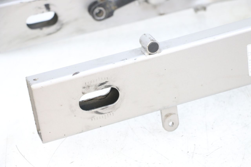 photo de BASCULANTE SUZUKI GSF N BANDIT 600 (1996 - 1999) - Enfoque en la estructura