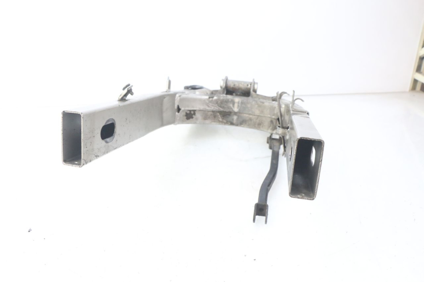photo de BRAZO OSCILANTE SUZUKI GSF S BANDIT 600 (2000 - 2004) - Primer plano técnico