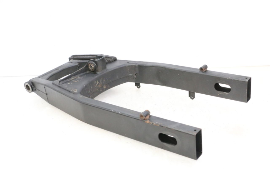 photo de BASCULANTE SUZUKI GSR 750 (2011 - 2017) - Zoom sobre los componentes