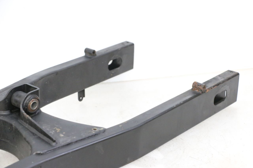 photo de BASCULANTE SUZUKI GSR 750 (2011 - 2017) - Primer plano de alta resolución