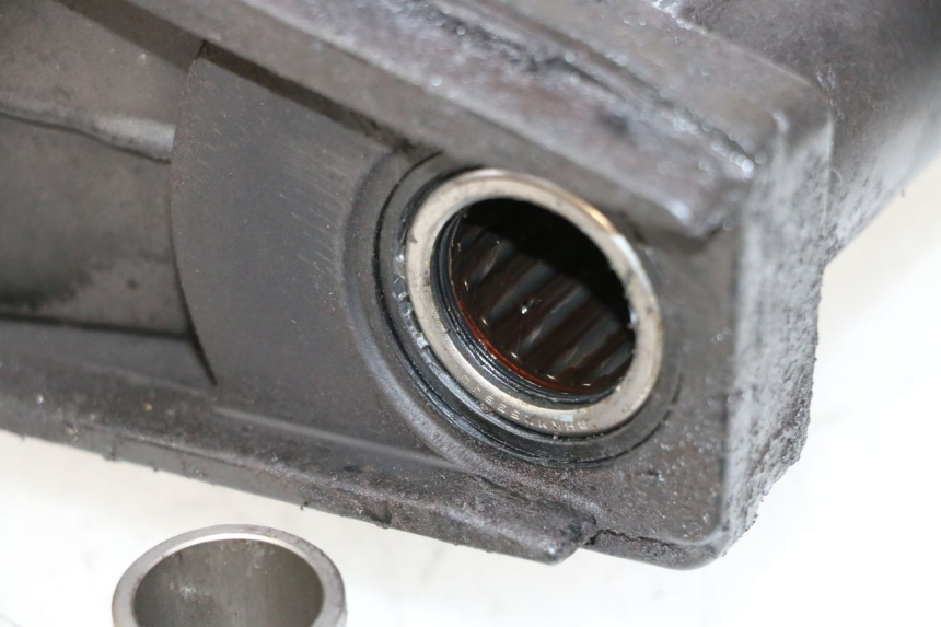 photo de BASCULANTE SUZUKI GSR 750 (2011 - 2017) - Otra perspectiva