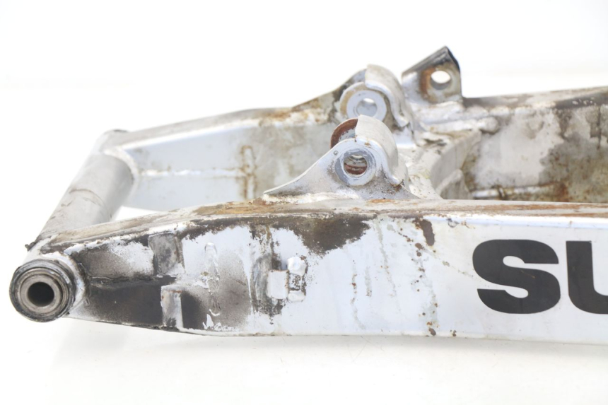 photo de BASCULANTE SUZUKI GSXF GSX F 600 (1988 - 1997) - Primer plano técnico