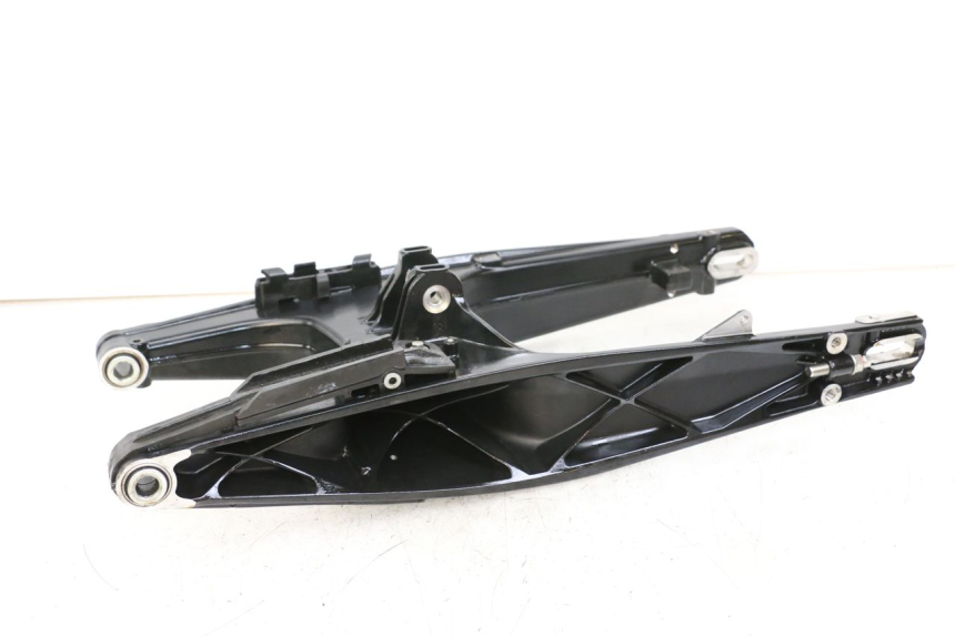 photo de BASCULANTE HUSQVARNA SVARTPILEN 401 (2018 - 2023) - Otra vista del artículo