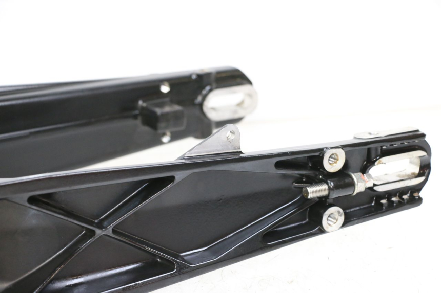 photo de BASCULANTE HUSQVARNA SVARTPILEN 401 (2018 - 2023) - Marcados y referencias originales