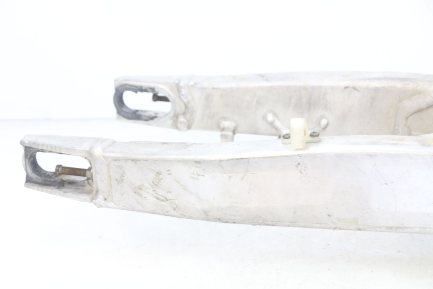 photo de BRAZO OSCILANTE KAWASAKI KX F KXF 450 (2012 - 2015) - Primer plano técnico