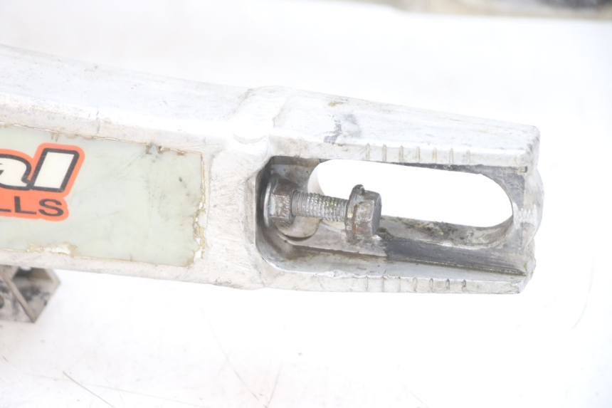 photo de BRAZO OSCILANTE KAWASAKI KXF KX-F 250 (2012 - 2014) - Primer plano técnico