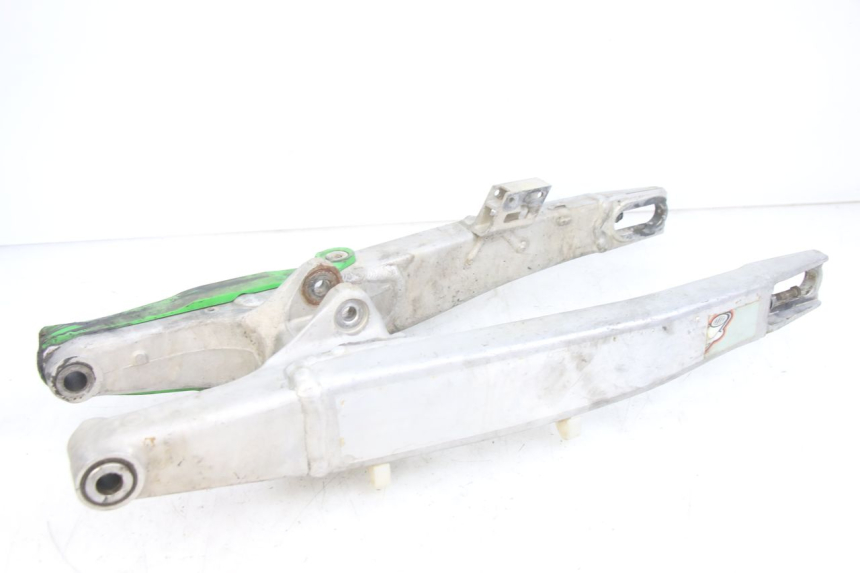 photo de BRAZO OSCILANTE KAWASAKI KXF KX-F 250 (2012 - 2014) - Detalles de los puntos de fijación