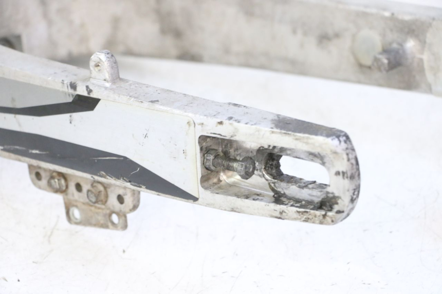 photo de BASCULANTE RIEJU MRT 50 (2018 - 2021) - Zoom sobre los componentes