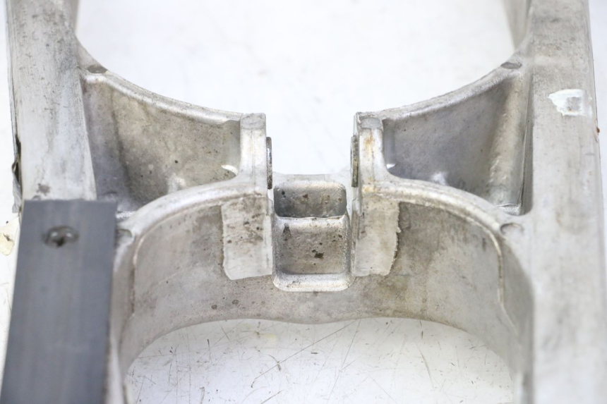 photo de BASCULANTE RIEJU MRT 50 (2018 - 2021) - Detalles de los puntos de fijación