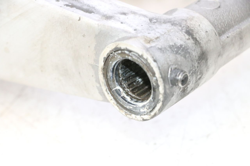 photo de BASCULANTE RIEJU MRT PRO SUPERMOTARD 50 (2007 - 2018) - Enfoque en la estructura