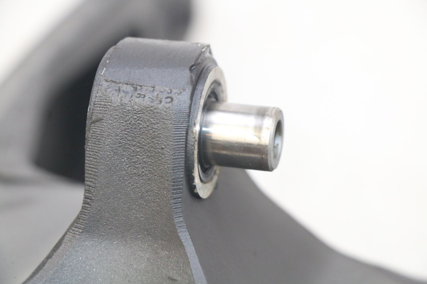 photo de BRAZO OSCILANTE YAMAHA MT ABS 125 (2014 - 2018) - Detalles de los puntos de fijación