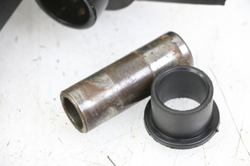 photo de BASCULANTE REGAL RAPTOR RAXTER 2 125 (2007 - 2015) - Detalles de los puntos de fijación