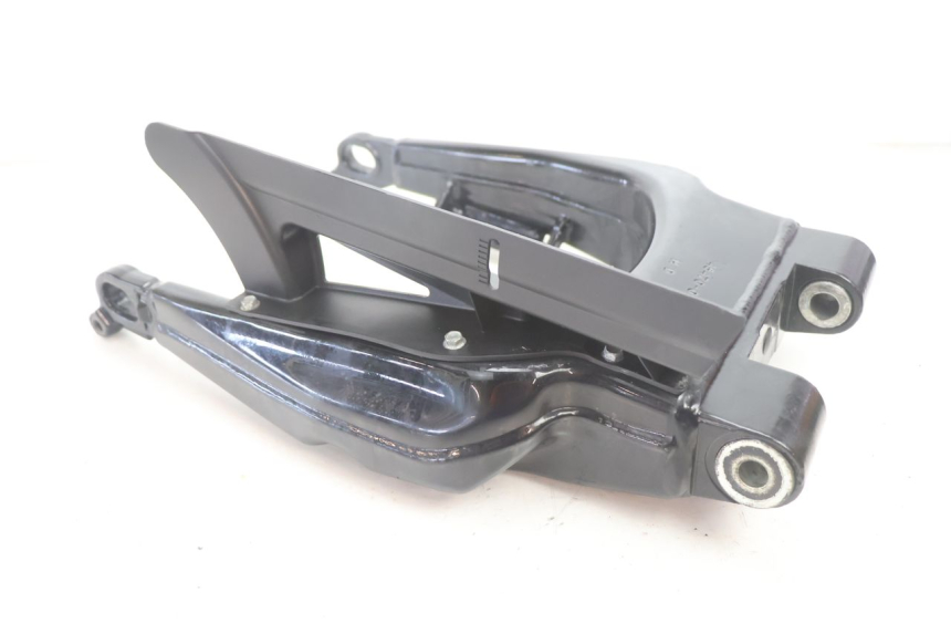 photo de BASCULANTE HARLEY DAVIDSON ROAD GLIDE FLTRXSE 1920 (2018 - 2022) - Primer plano técnico