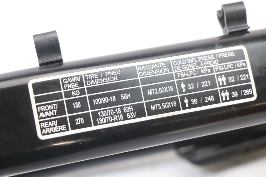 photo de BASCULANTE ROYAL ENFIELD CONTINENTAL GT 650 (2019 - 2024) - Zoom estado de uso