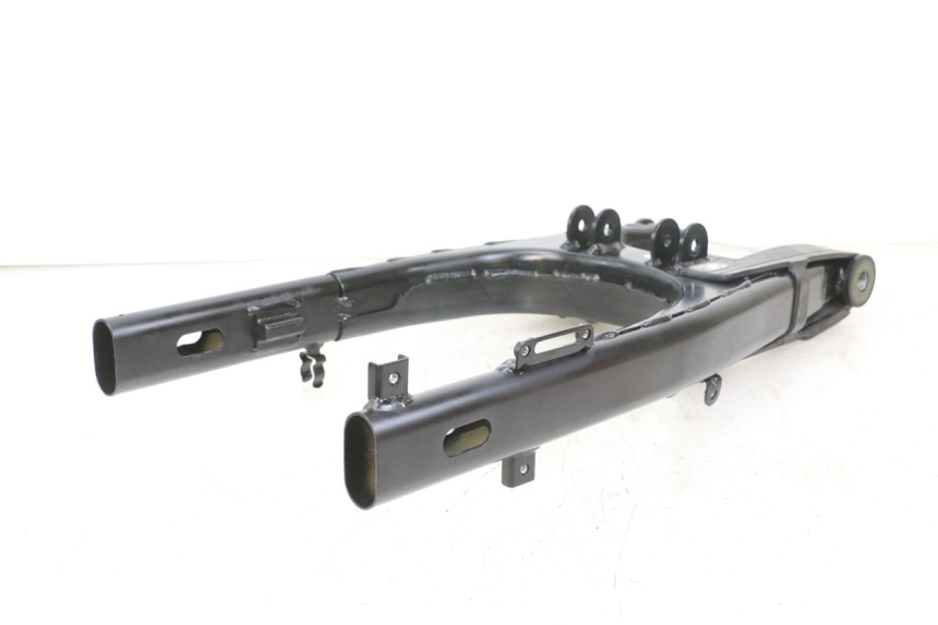 photo de BASCULANTE ROYAL ENFIELD SCRAM 411 (2022 - 2024) - Detalles de los puntos de fijación