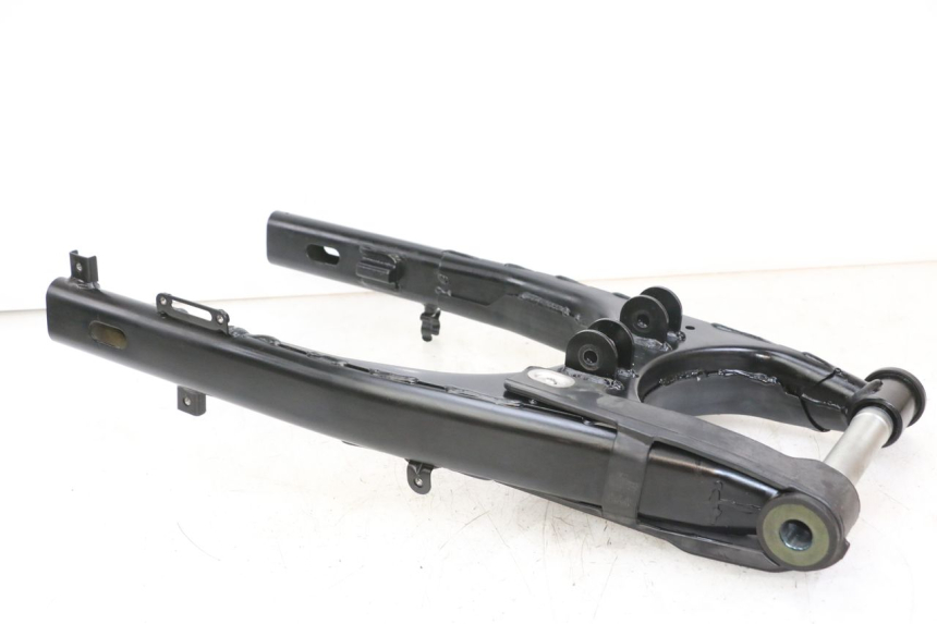 photo de BASCULANTE ROYAL ENFIELD SCRAM 411 (2022 - 2024) - Estado de la superficie y material