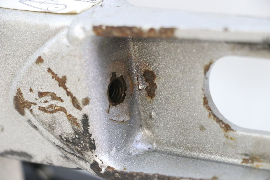 photo de BASCULANTE SMALL MX THUNDER 250 - Zoom sobre los componentes