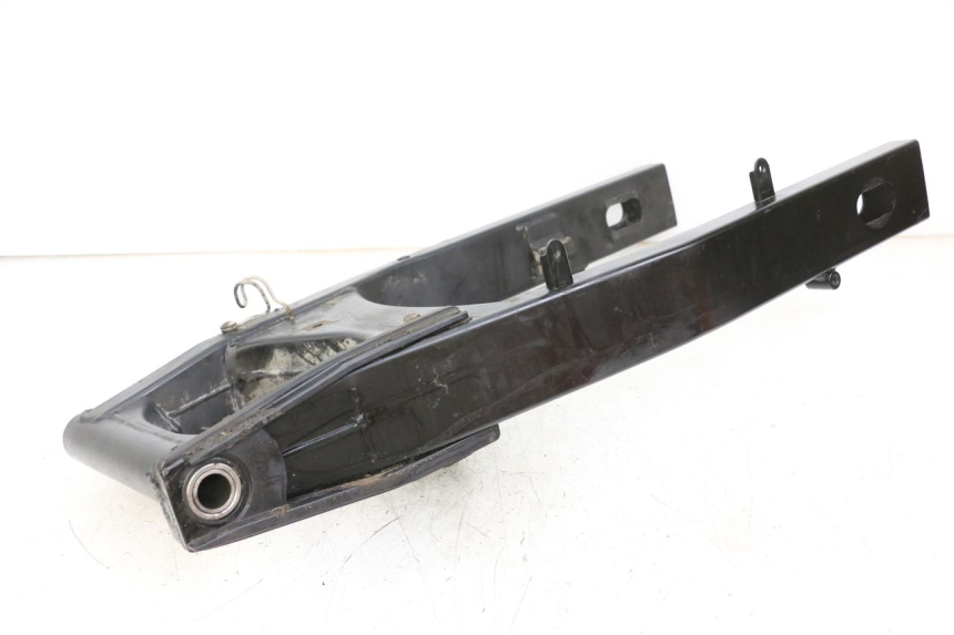 photo de BASCULANTE SUZUKI GSR 750 (2011 - 2017) - Primer plano técnico