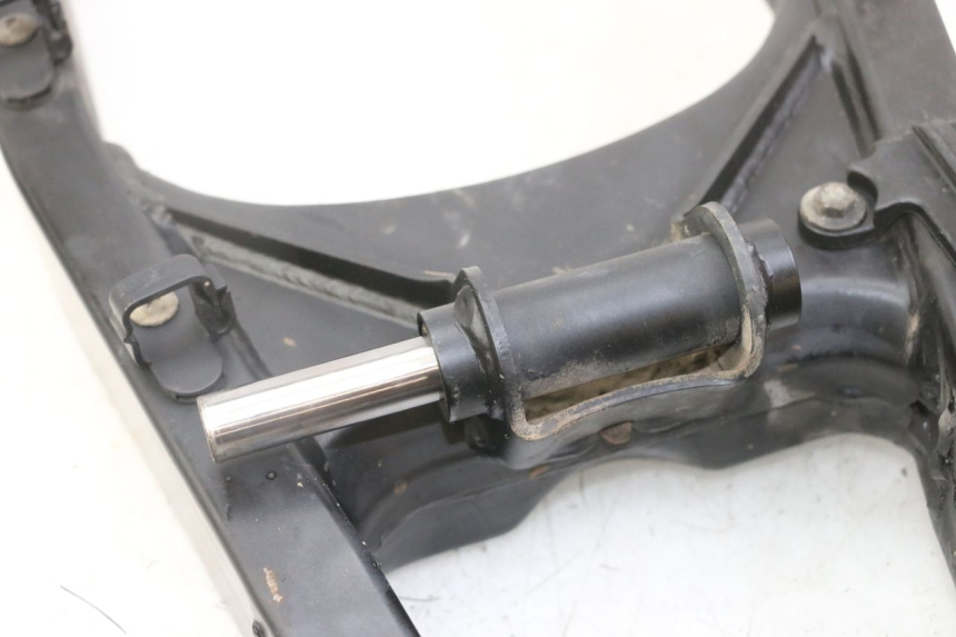 photo de BRAZO OSCILANTE SUZUKI GSX F GSXF 650 (2007 - 2015) - Primer plano técnico