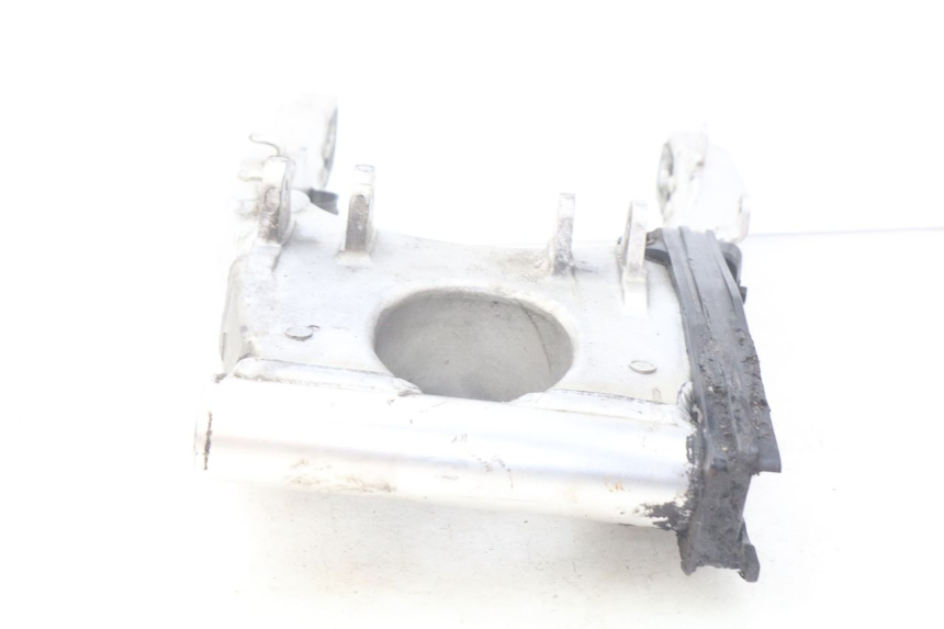 photo de BRAZO OSCILANTE SUZUKI TLS TL S 1000 (1997 - 2001) - Detalles de los puntos de fijación