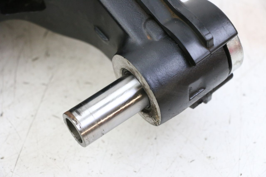 photo de BASCULANTE YAMAHA TRACER 7 700 (2020 - 2024) - Detalle de la pieza