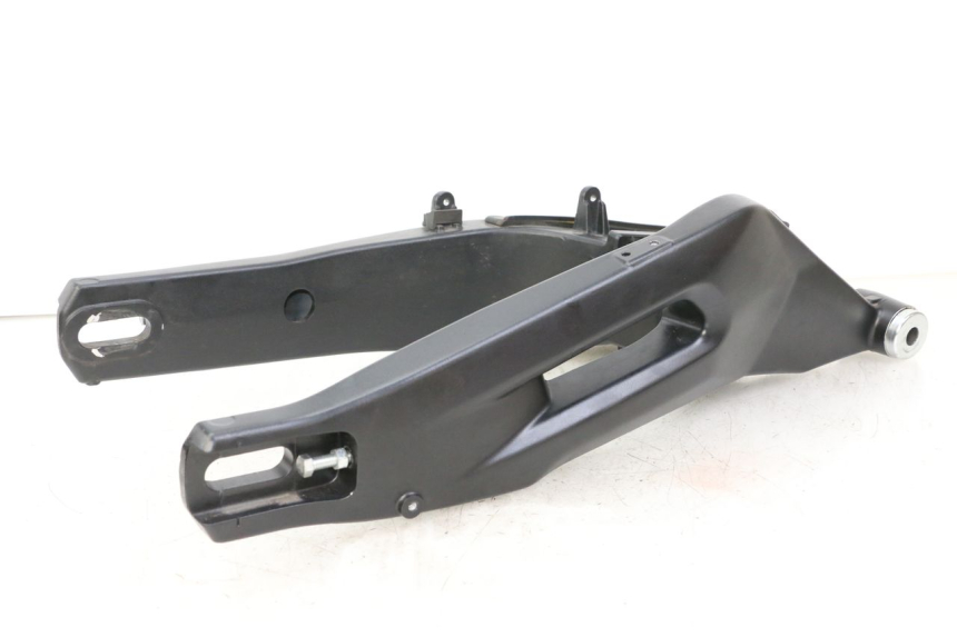 photo de BASCULANTE YAMAHA TRACER 7 700 (2020 - 2024) - Primer plano técnico