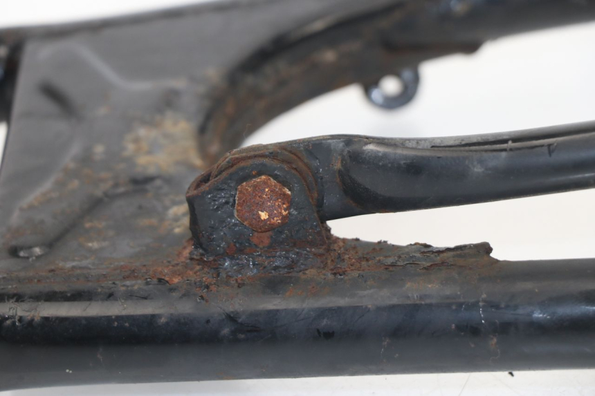 photo de BASCULANTE SUZUKI TU X TUX VOLTY 125 (1999 - 2001) - Detalles de los puntos de fijación