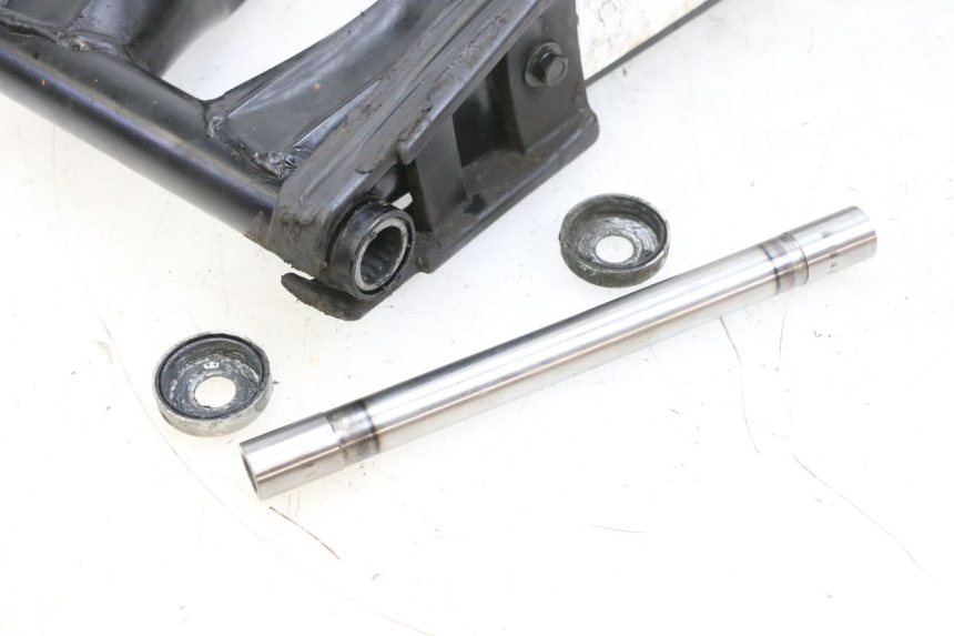 photo de BASCULANTE YAMAHA TZR 50 (2008 - 2016) - Detalles de los puntos de fijación