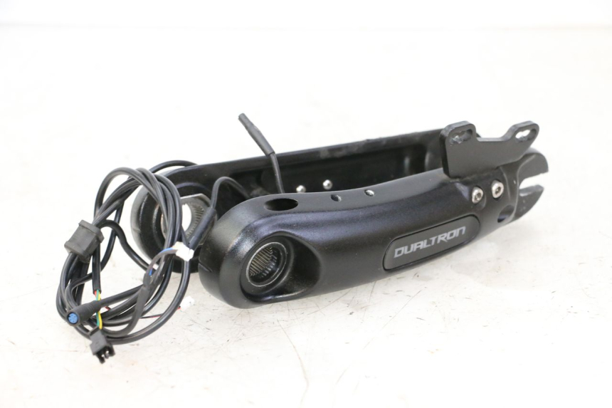 photo de BRAZO OSCILANTE DUALTRON VICTOR LIMITED 1 - Detalle de la pieza