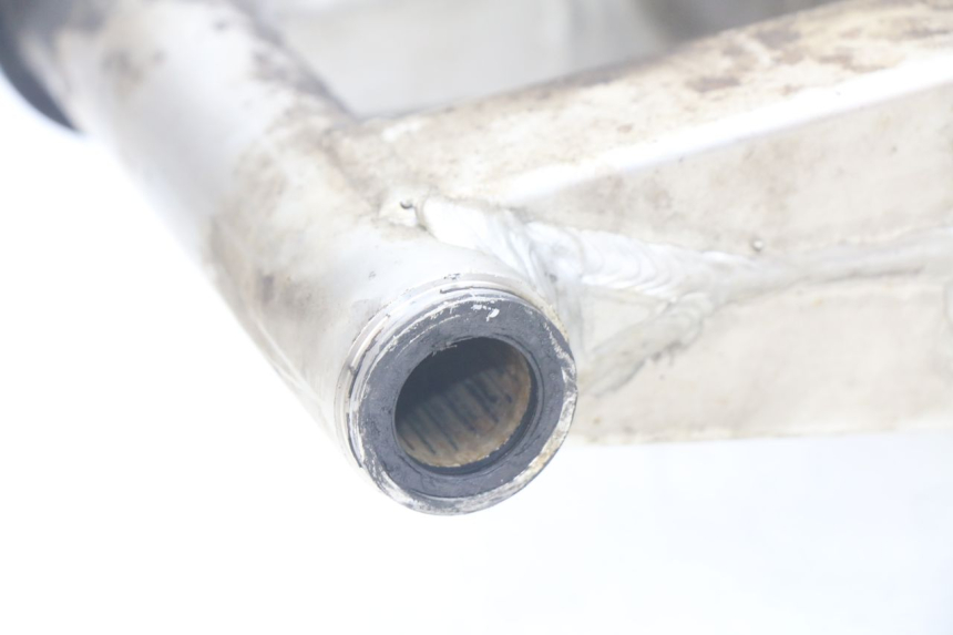 photo de BRAZO OSCILANTE SUZUKI XF FREEWIND 650 (1997 - 2003) - Detalle de la pieza
