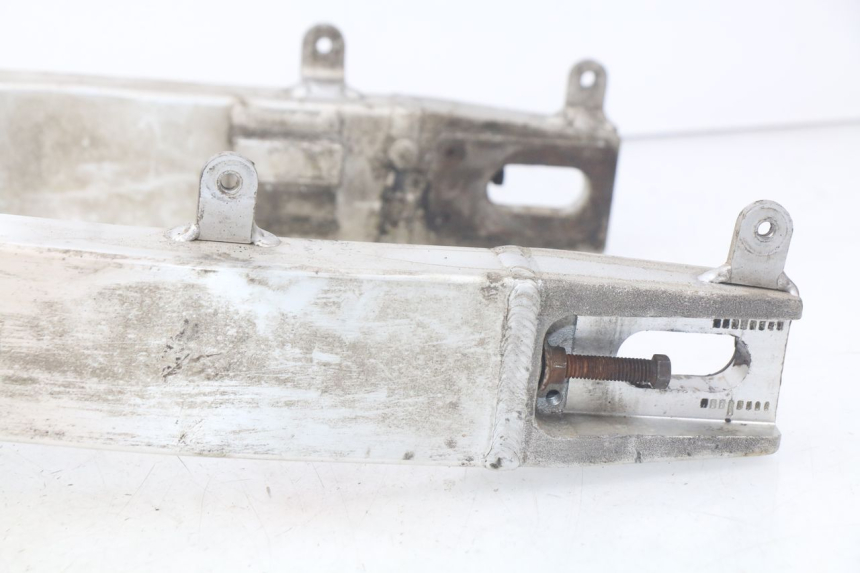 photo de BRAZO OSCILANTE SUZUKI XF FREEWIND 650 (1997 - 2003) - Zoom sobre los componentes