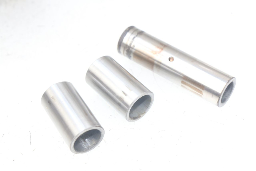 photo de BRAZO OSCILANTE SUZUKI XF FREEWIND 650 (1997 - 2003) - Otra perspectiva