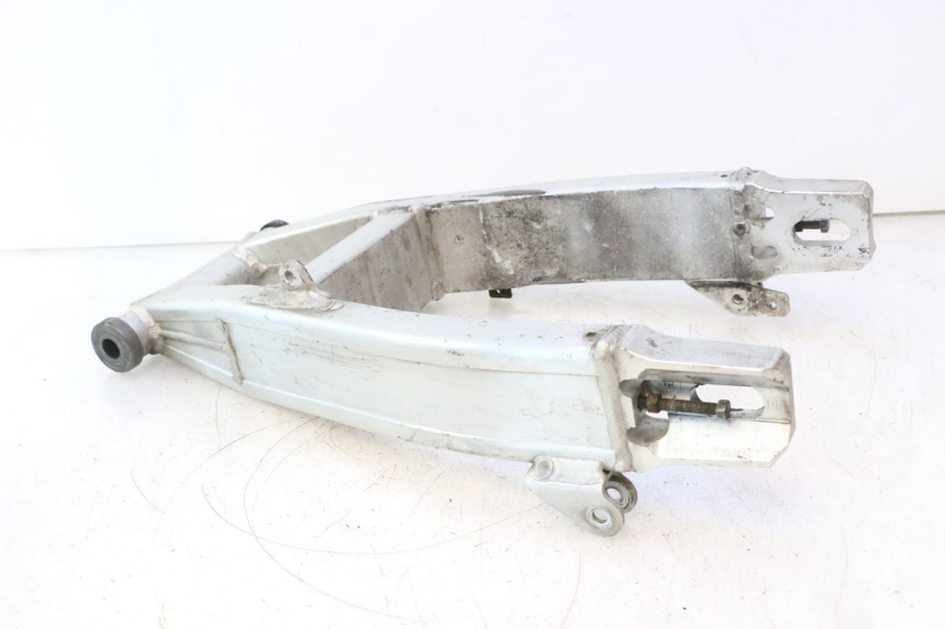 photo de BASCULANTE YAMAHA XJR 1300 (1998 - 2002) - Detalles de los puntos de fijación