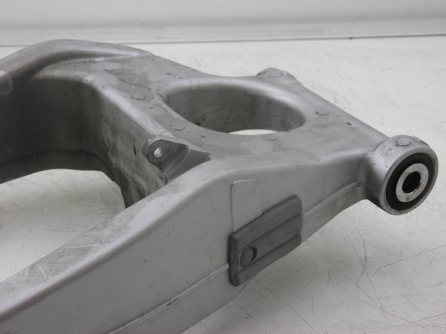 photo de BASCULANTE YAMAHA FJR 1300 (2004 - 2005) - Zoom sobre los componentes