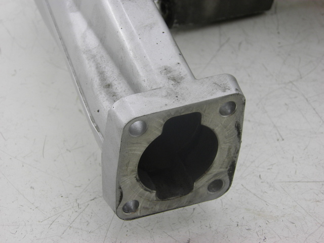 photo de BASCULANTE YAMAHA FJR 1300 (2004 - 2005) - Detalles de los puntos de fijación