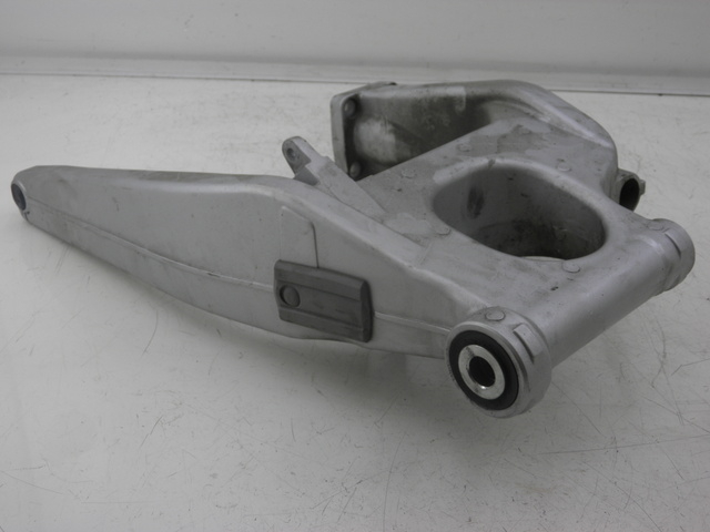 photo de BASCULANTE YAMAHA FJR 1300 (2004 - 2005) - Estado de la superficie y material