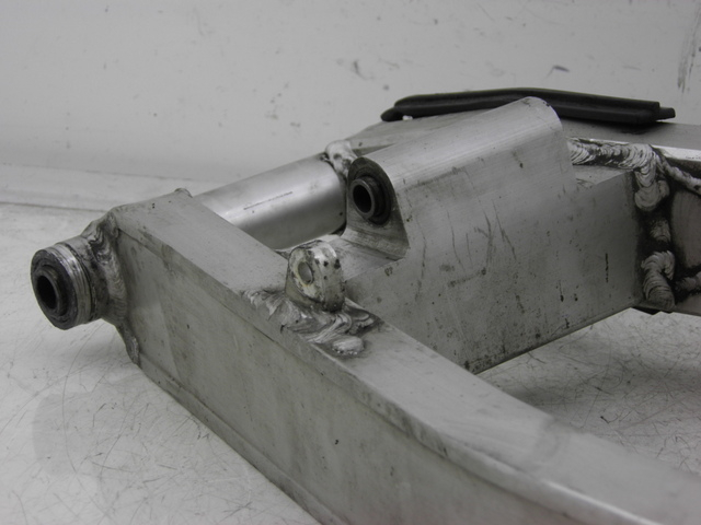 photo de BASCULANTE YAMAHA FZS FAZER 600 (1998 - 2001) - Otra perspectiva