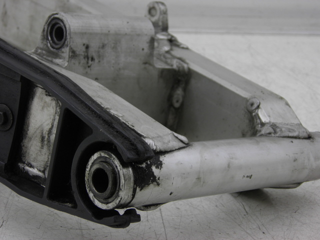 photo de BASCULANTE YAMAHA FZS FAZER 600 (1998 - 2001) - Primer plano técnico