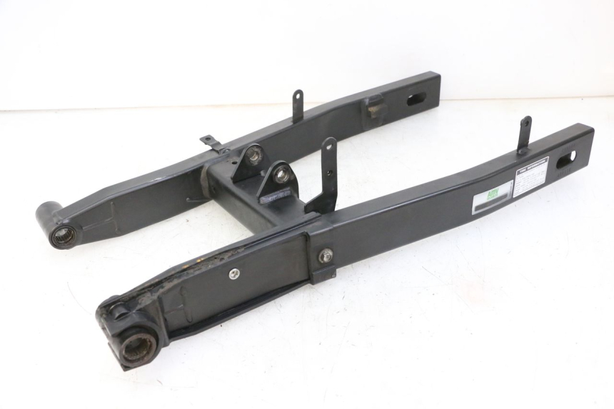 photo de BASCULANTE YAMAHA XJ6 600 (2008 - 2016) - Primer plano técnico