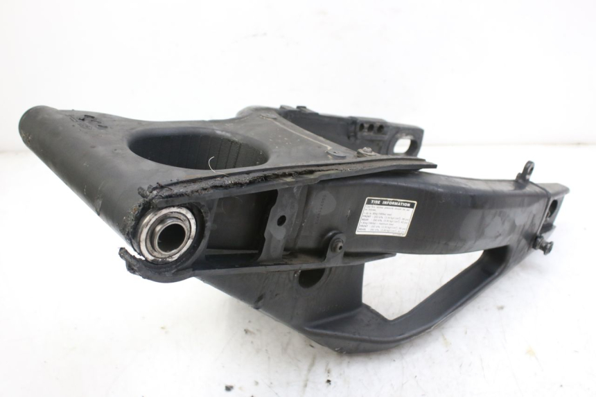 photo de BRAZO OSCILANTE YAMAHA YZF R1 1000 (2007 - 2008) - Primer plano técnico