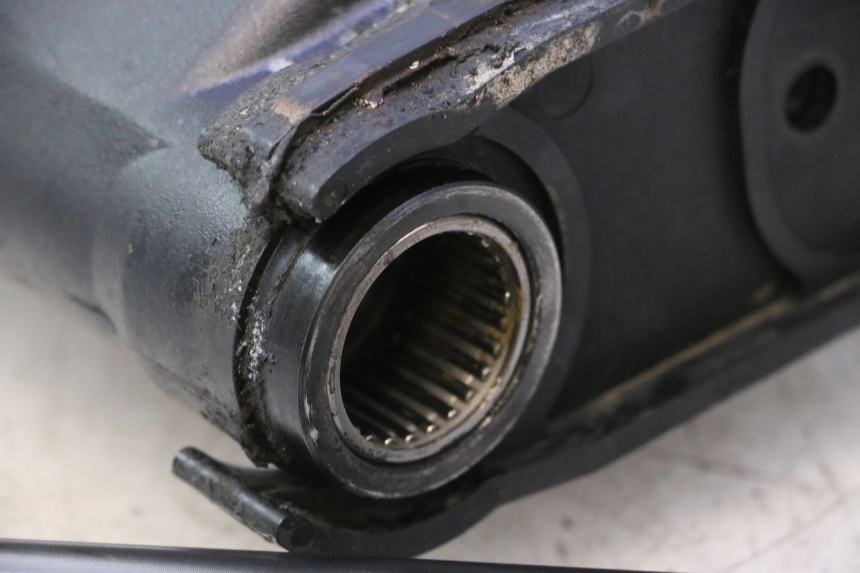 photo de BASCULANTE YAMAHA YZF R6 600 (2008 - 2009) - Enfoque en la estructura