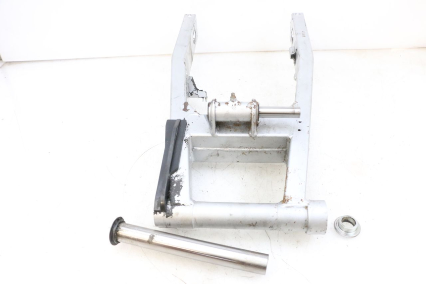 photo de BASCULANTE KAWASAKI ZR 7 750 (1999 - 2004) - Detalles de los puntos de fijación