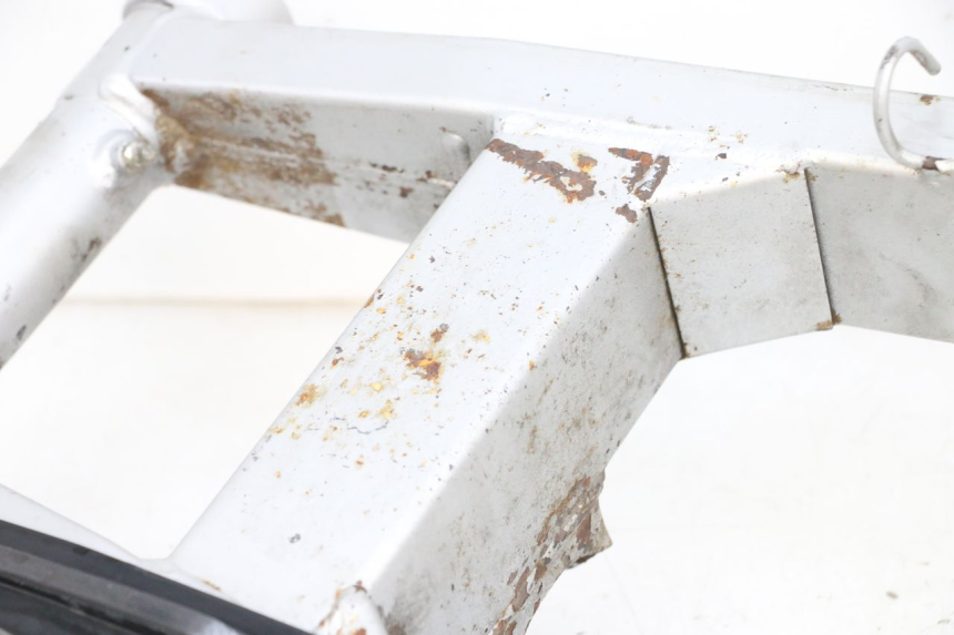 photo de BASCULANTE KAWASAKI ZR 7 750 (1999 - 2004) - Estado de la superficie y material